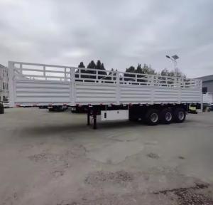 China 3 Axle 40t Animal Transport Fence Utility Cargo Truck Trailer With Van Type Design factory