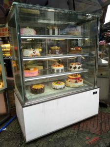 China White Color Cake Display Cooler Canbinet With Glasses Door Digital Thermostat factory