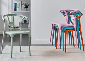 China Scandinavian Modern Plastic Dining Chairs 46cm 75cm Backrest factory