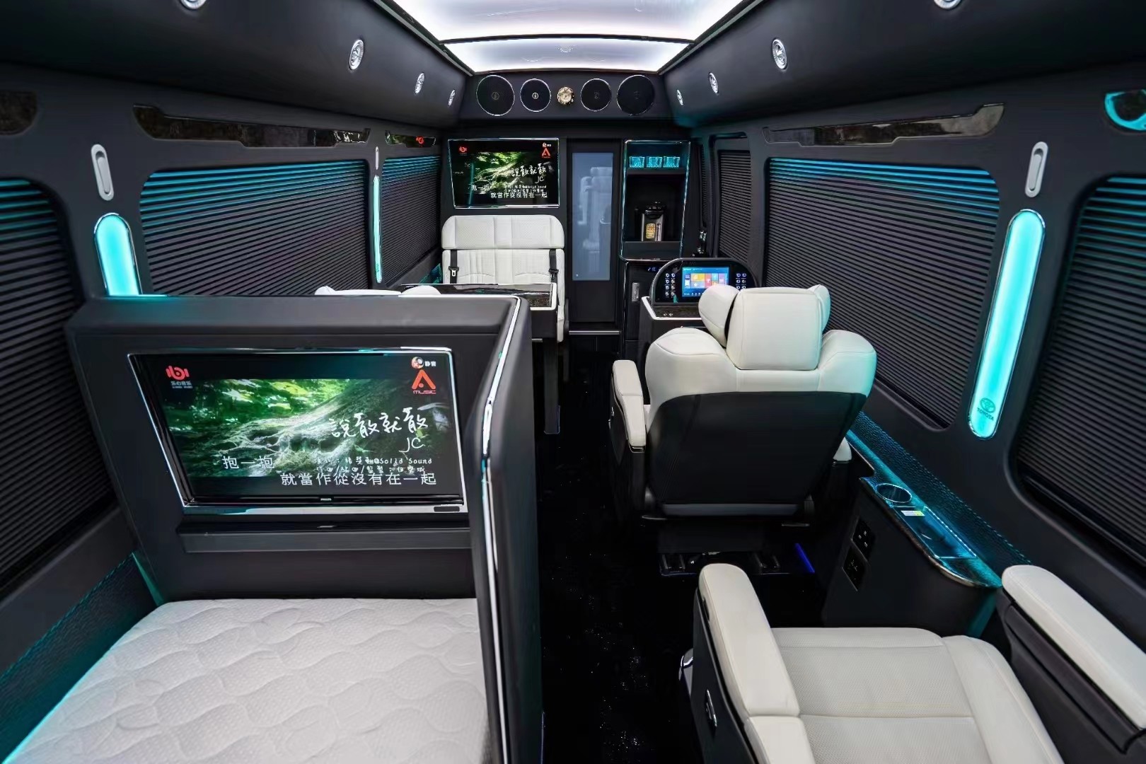Toyota Coaster 7 Seater Coach Tour Bus Gasoline Rear Drive 4×2 Manual Transmission