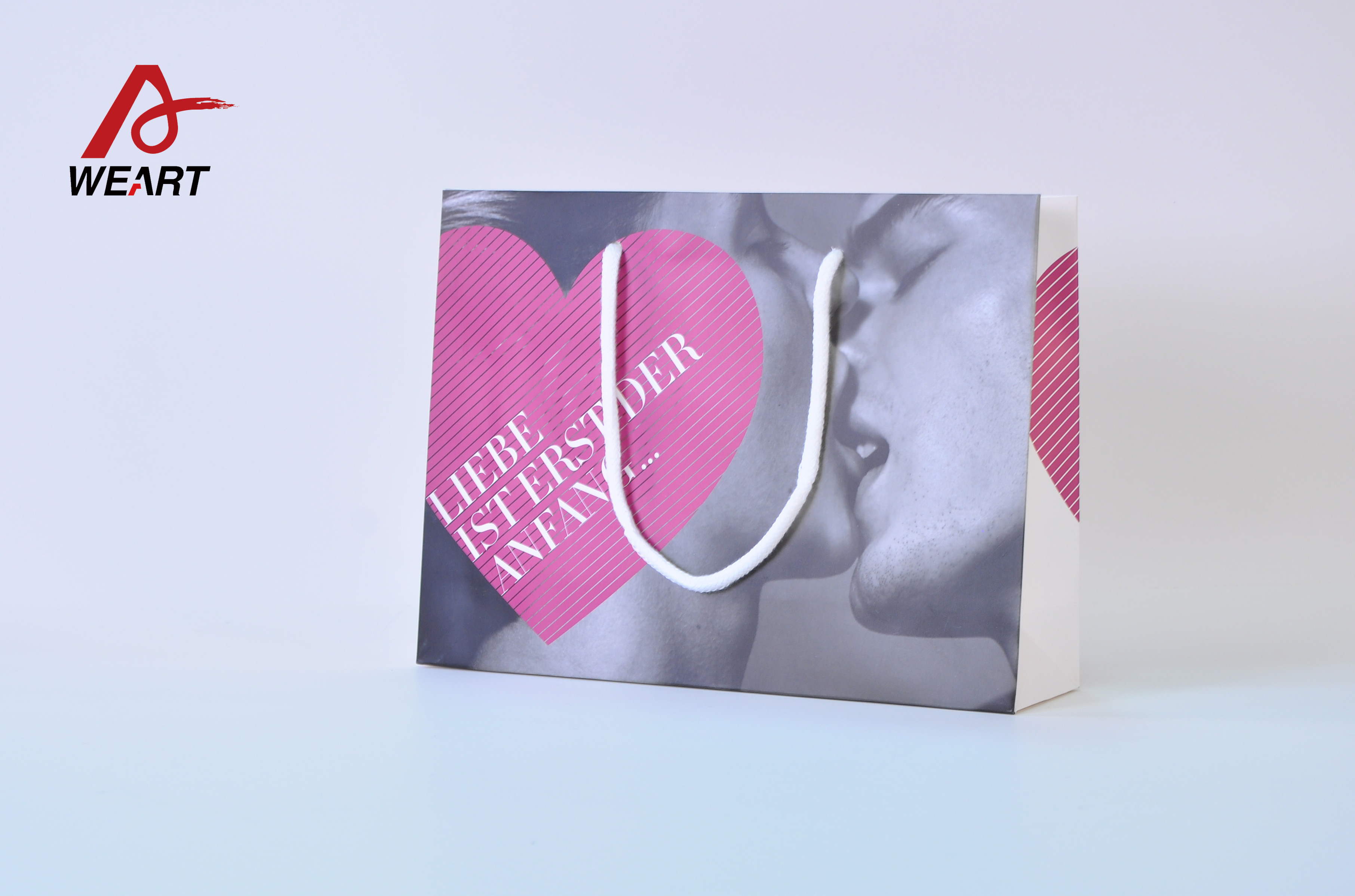 Fancy Luxury Recycled 200gsm Matt Art Paper Bags Printed Unique Used