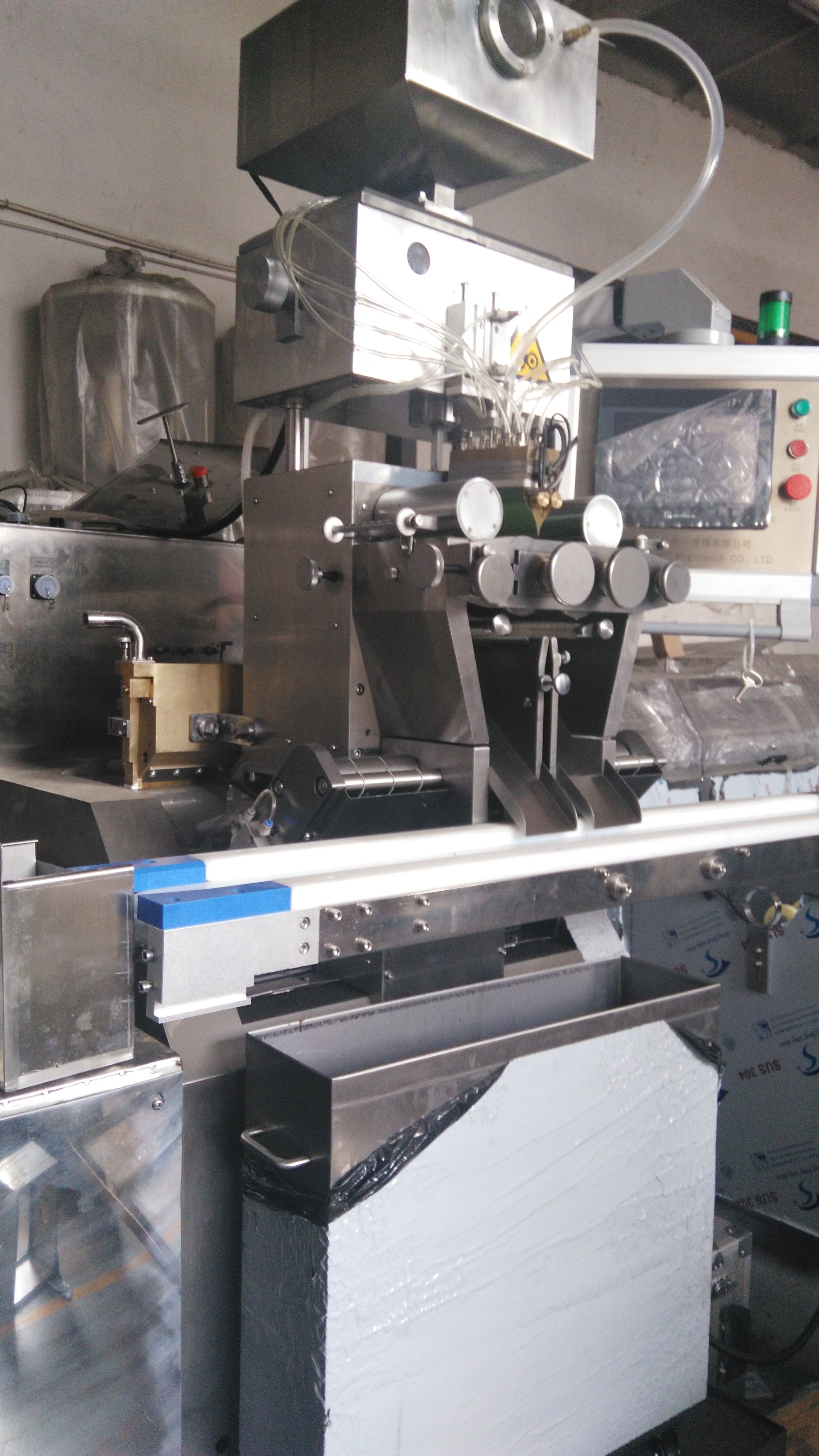Compact Automatic Capsule Filling Machine / Softgel Encapsulation machine S406