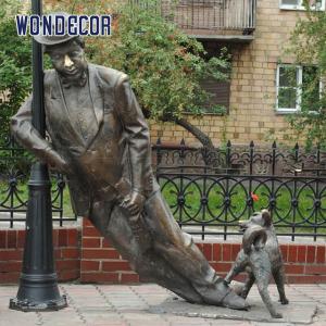 China Outdoor Street Copper Garden Sculptures Art Drunkard Leaning Against A Street Lamp factory