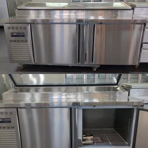 China 2 Doors Desktop Salad Bar Refrigerator with Double-temperature 2~8℃/-6~-15℃ factory