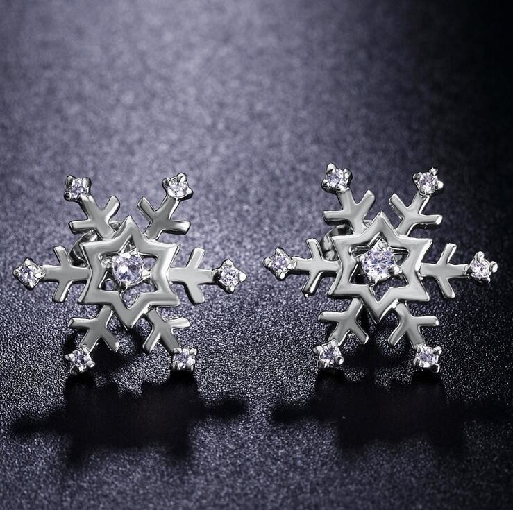 Christmas gift dainty jewelry fashion ear piercing jewelry crystal stainless steel snowflake earrings