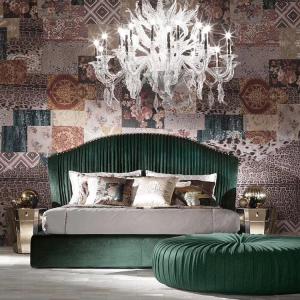 China Modern Luxury Italian Bed High Back Sectional Contemporary Bedroom Sets factory