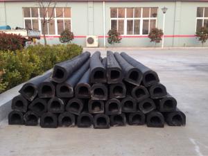 China Solid Black D Fenders For Lasting Protection factory