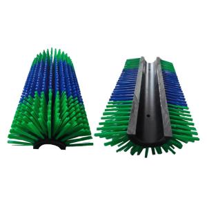 China Blue And Green Cattle Body Brush For Cleaning And Massaging Farm Animals factory