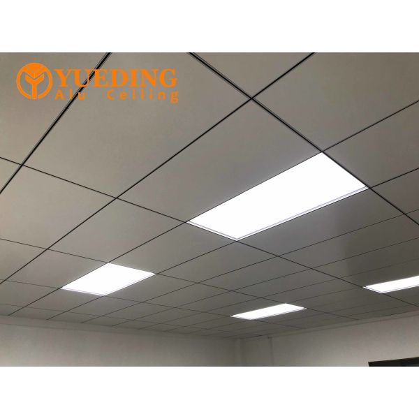 China Square Artistic Clip Aluminum Metal Ceiling 600X600 Waterproof Fireproof factory