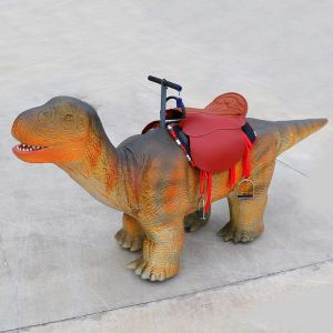 Electric Walking Dinosaur Ride Animatronic Triceratops Dinosaurs Ride for