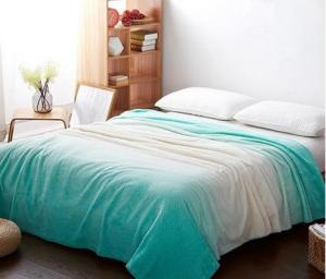 China Gradient Color Flannel Sheet Blanket , Flannel Fleece Blanket Easy Care For Bedding factory