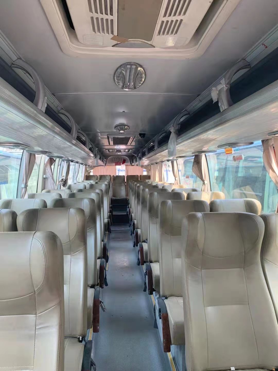 41 Seats Used Yutong ZK6107 Bus Used Coach Bus 2013 Year 100km/H Steering LHD NO Accident