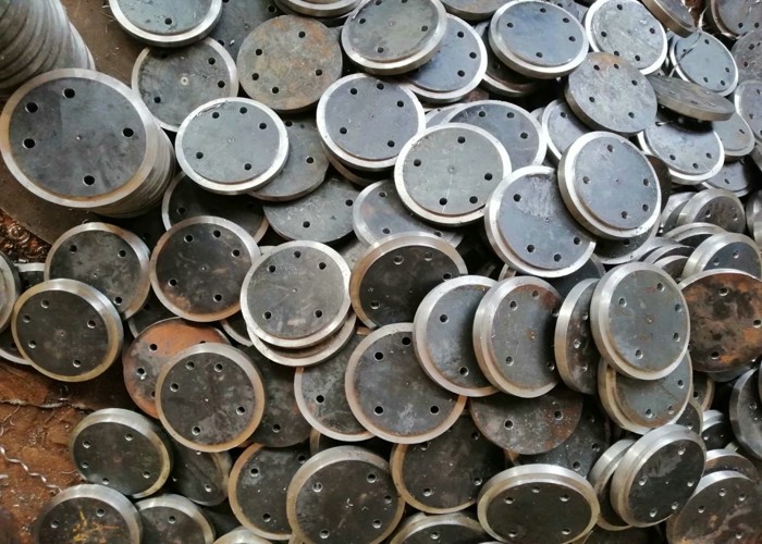 ASME B16.47 ASTM B564UNS Blind Pipe Flanges Inconel 825 Alloy N08825 DIN 2.4858 DN300