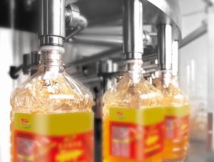 China 84 Disinfectant Liquid Bottle Filling Capping And Labeling Machine factory