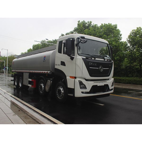 Dongfeng Huge Capacity 28 Cubic Meter Liquid Loaded Vehicle
