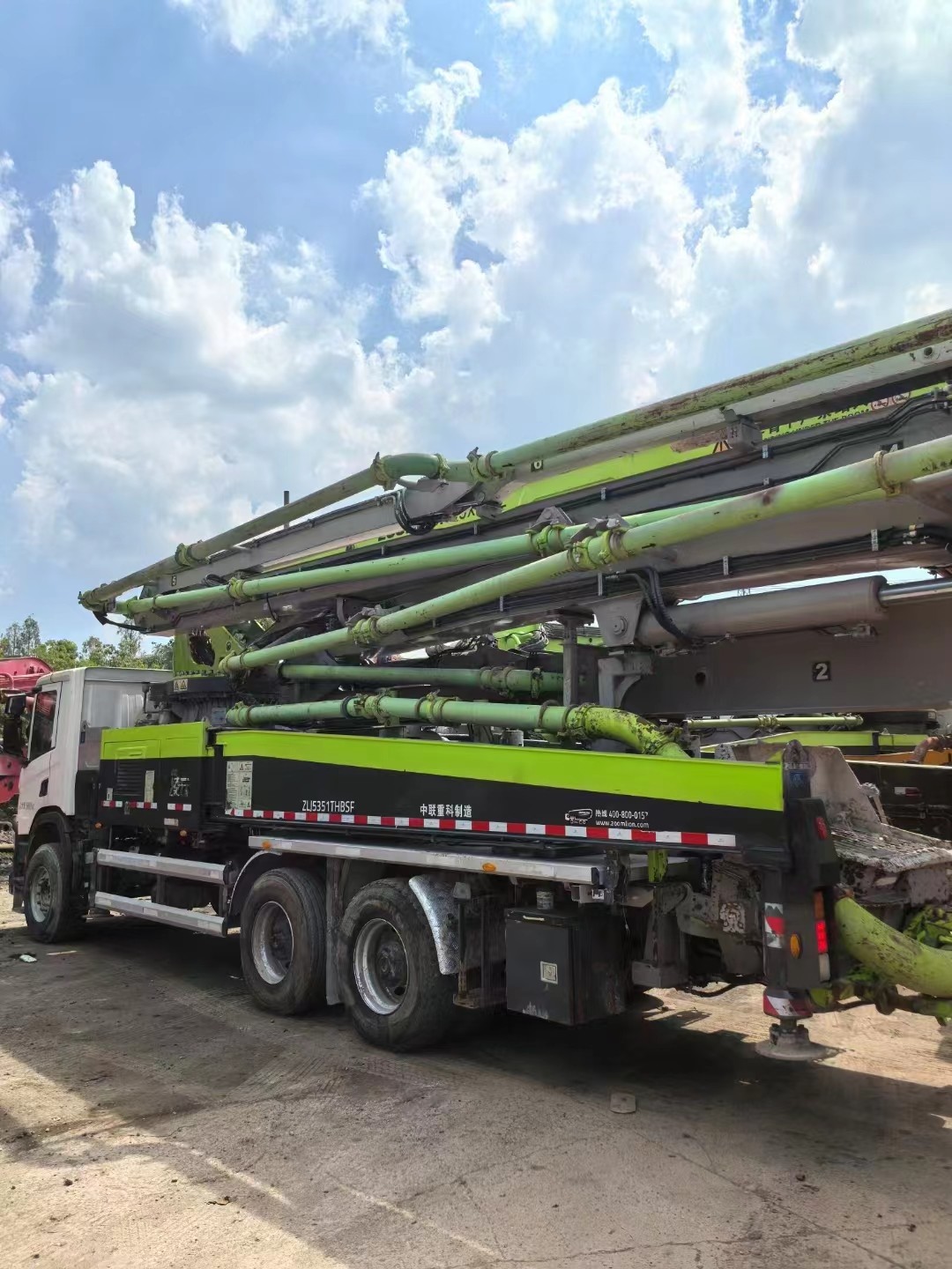 Used Concrete Pump Trucks on Mercedes Benz Chassis with 50m Boom and After-sales Service