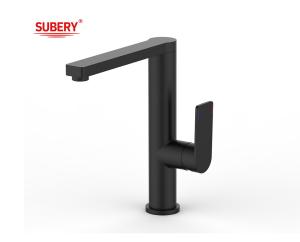 China Cold And Hot OEM Kitchen Sink Faucets Chrome Brass Single Lever factory