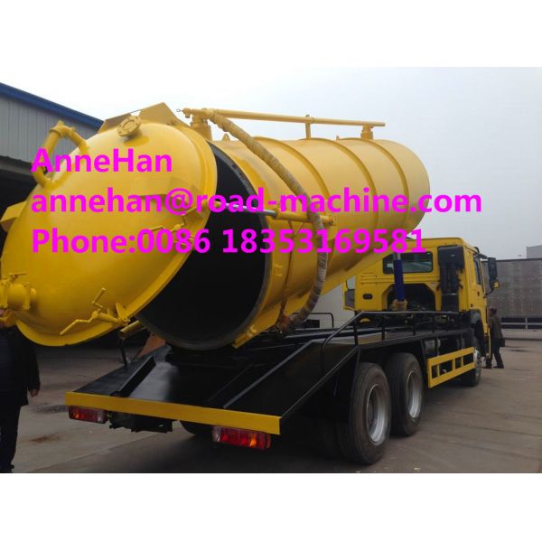 SINOTRUK 6M3 290hp Sewage Suction Truck EURO II Emission with 12.00R20 model Radial Tire Septic Tank Pumping Truck