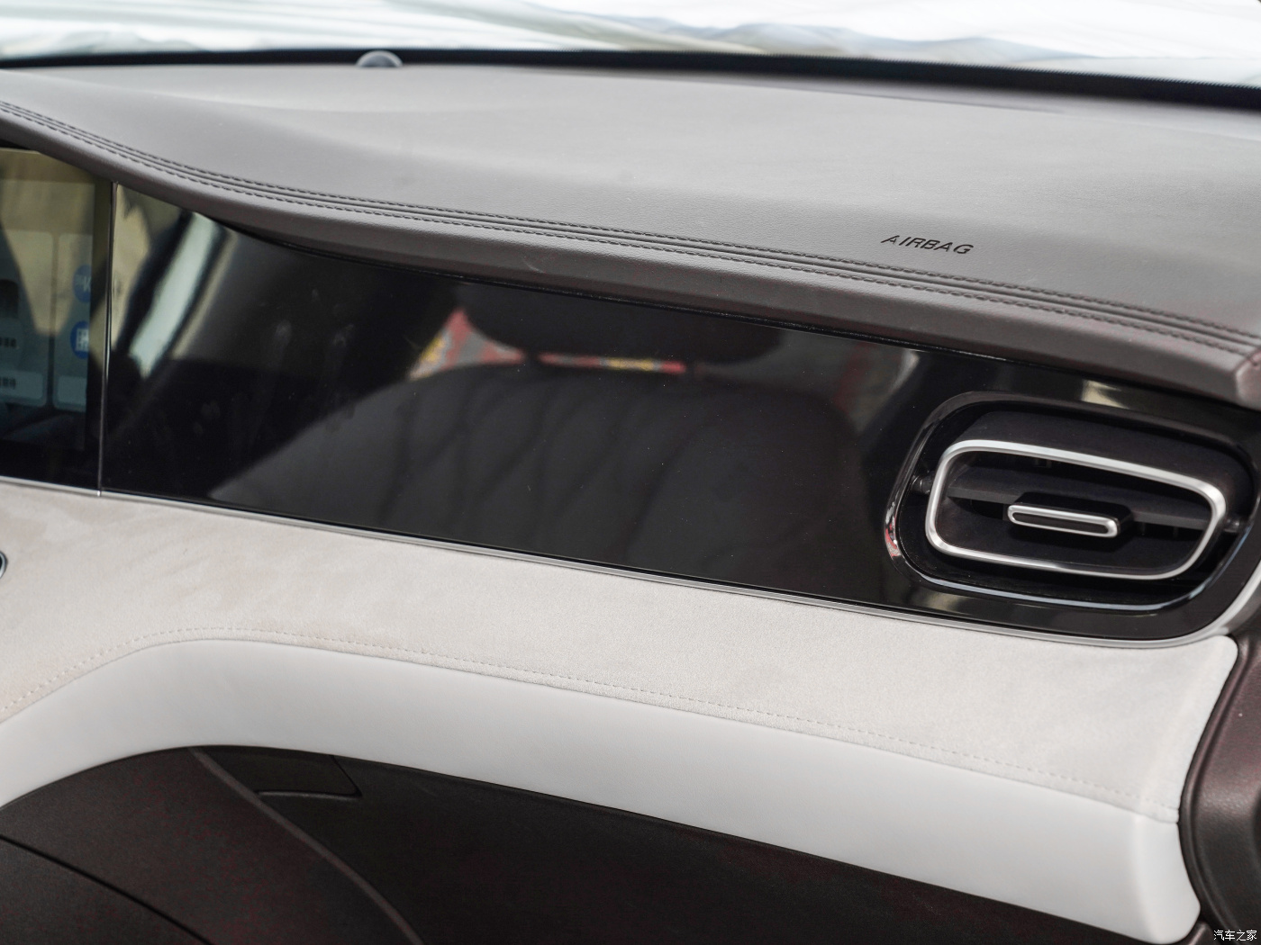 Body structure 4-door 5-seat SEDAN PLUG IN HYBRID Electric Car by ROEWE D7 DMH BIG Energy Vehicle