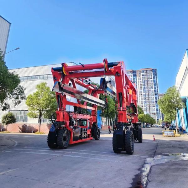 SPEO Red Straddle Container Lifter Machine For Steel Factories / Precast