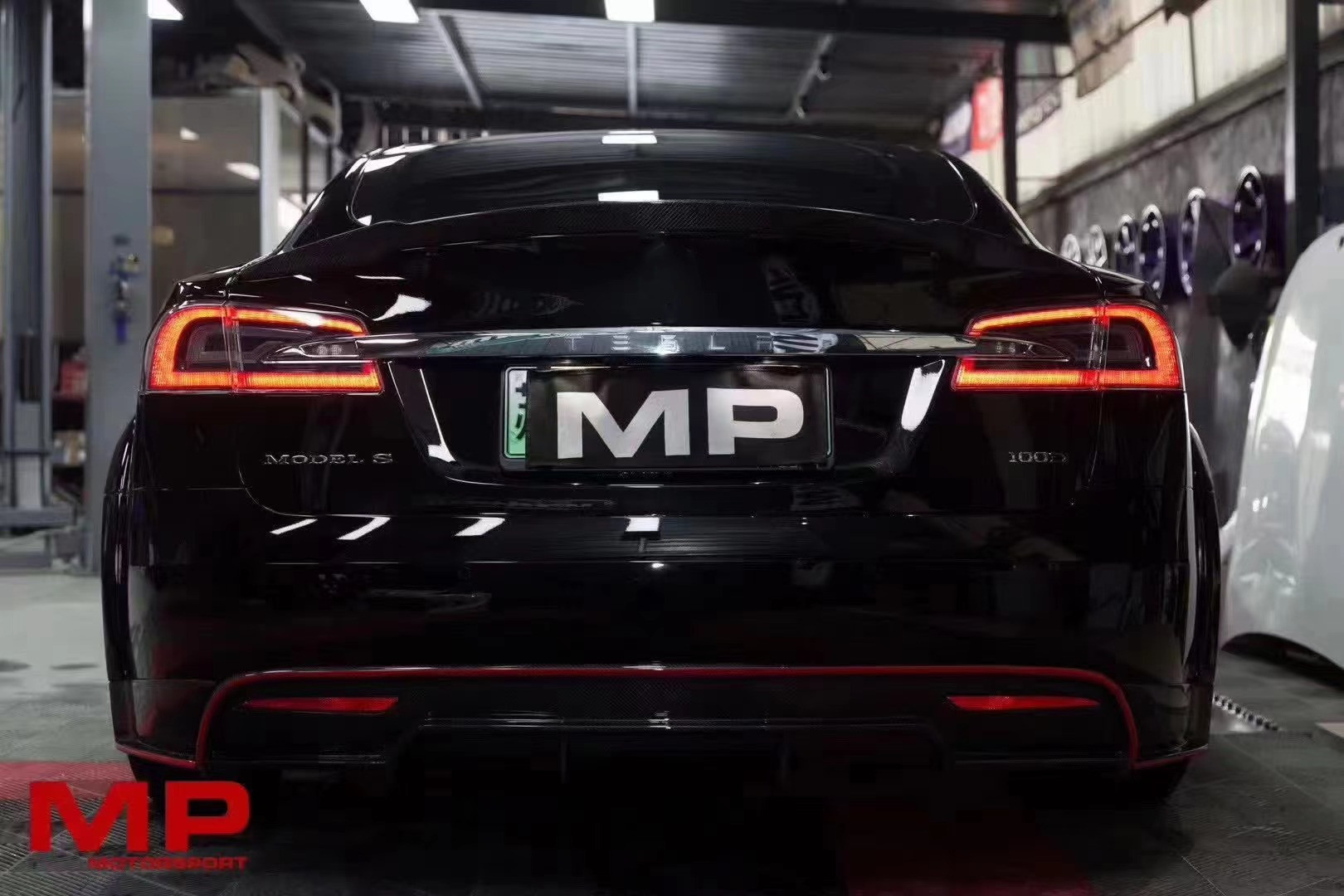 Selling Model S Carbon Fiber Body Kit for Model S Wide Bodyki Carbon Fiber Front Shovel Rear Diffuser Spoiler