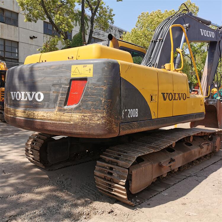 0.85 m3 Bucket Capacity Used 20 Ton Volvo 200B Excavator with Original Hydraulic Pump