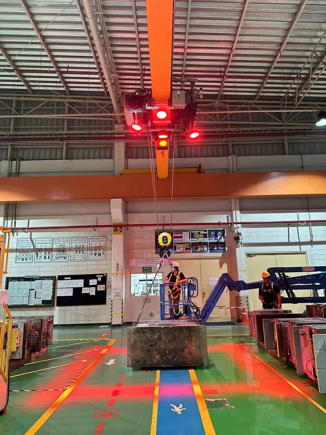 9inch 72W LED Crane Overhead Spot Linear Warning Light High Power Red Blue Spotlight WT-10872 Universal WT-10872 WT-10872