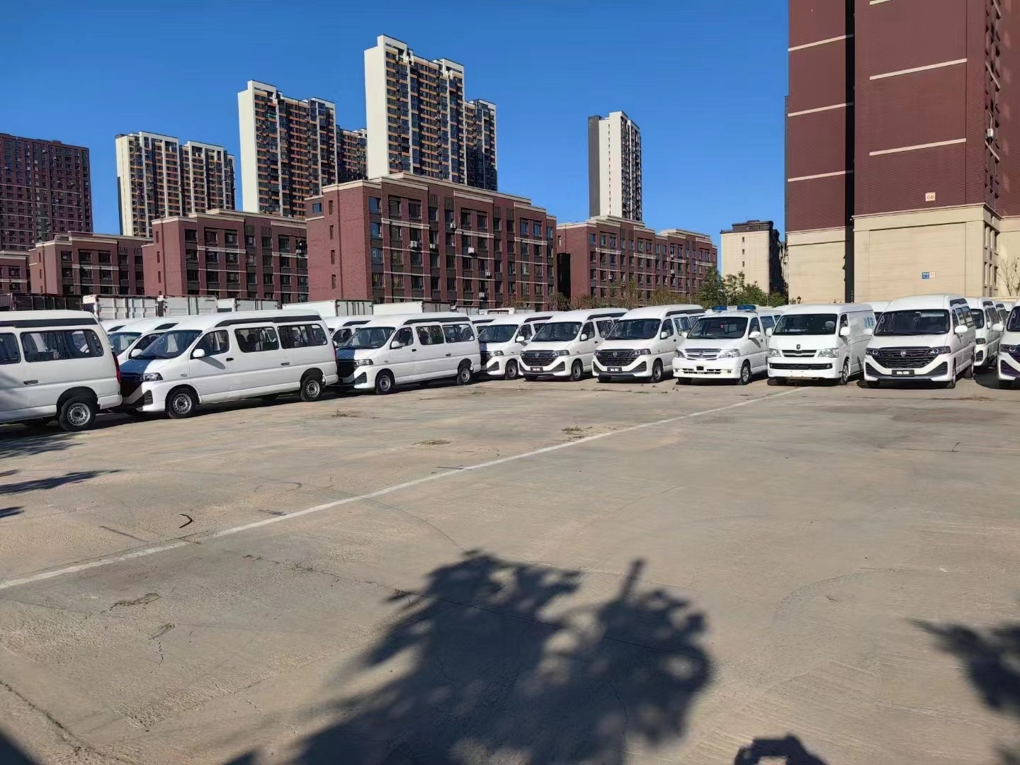 Minivan Price Jinbei Hiace 6 Seats High Roof Gasoline Engine Left Hand Drive