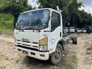 China Isuzu used truck lorry 4KH1Diesel Engine Cargo Truck With 2 Doors For Heavy Duty Transportation factory
