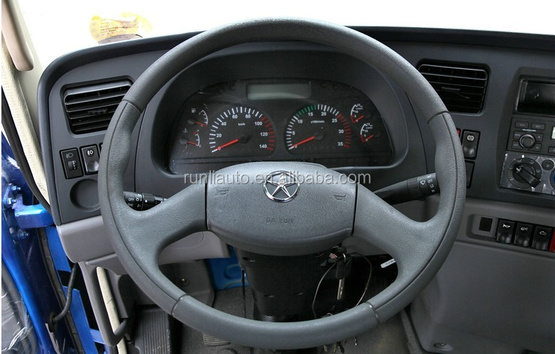 Diesel Fuel Type DAYUN Dry Van Box Truck Cow Stake Truck 4X2 Drive