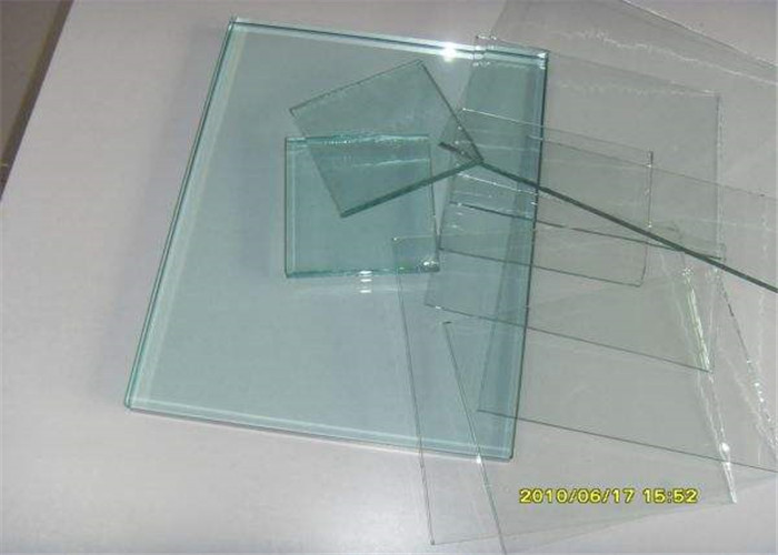 Smooth Surface Clear Sheet Glass 1.3mm - 2.0mm Thickness For Mirror Making