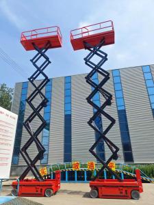 China Battery Powered Self Propelled Elevating Work Platforms 300kg / 1000kg Load Capacity factory