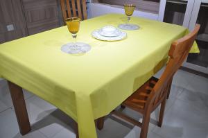 China Disposable Soft Luxury Airlaid Table Cloth For Party Restaurant Hotel Banquet Weeding factory