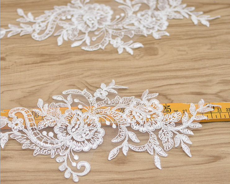 Apparel Accessories Ivory Embroidery Cord Lace Applique for Bridal Dress