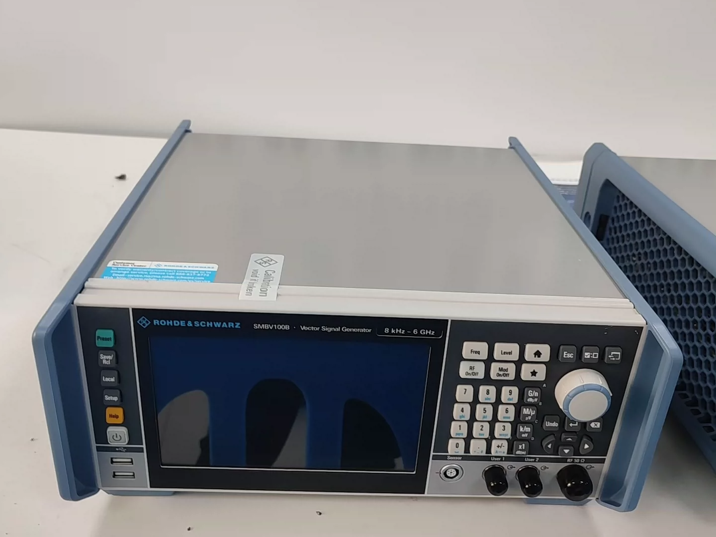 Ultra Wideband Vector Signal Generator 6 GHz Rohde & Schwarz R&S SMBV100B