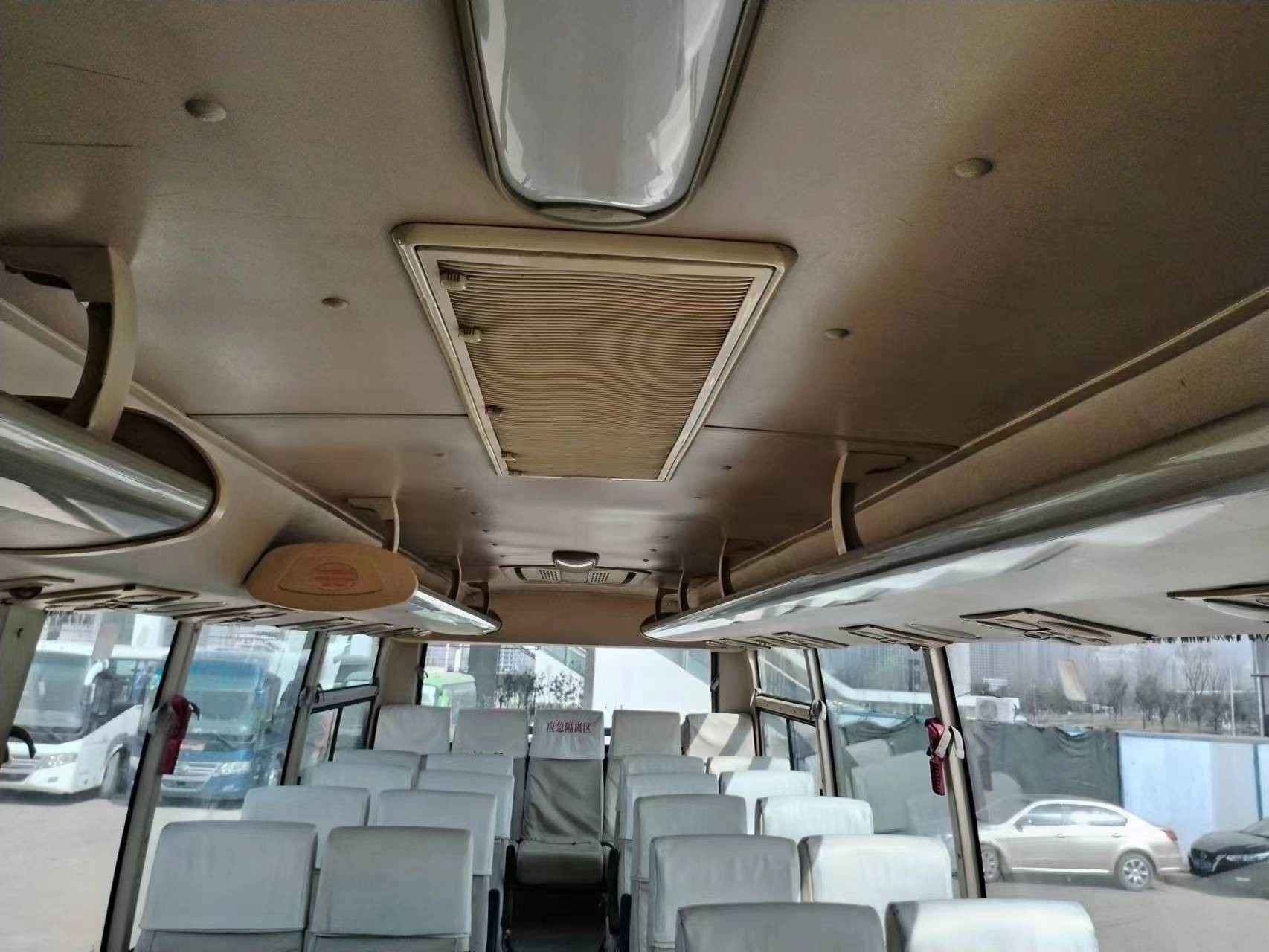 Second Hand Microbus 43 Seats Double Doors White Color Used Yutong Bus ZK6102D Yuchai Engine