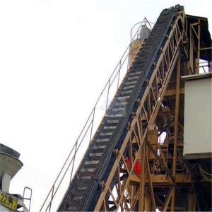 Heavy Duty High Incline Angles Conveyor Belt System For Bulk Material Handling