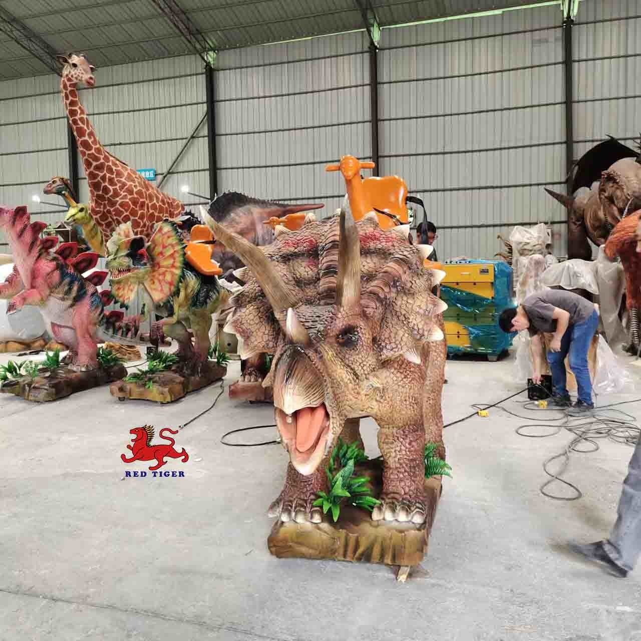 Indoor Animatronic Triceratops Ride On Dinosaur Customized Size