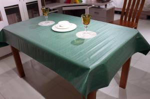 China 1.37x2.74m Christmas Paper Table Cloth , Airlaid Disposable Table Linens factory