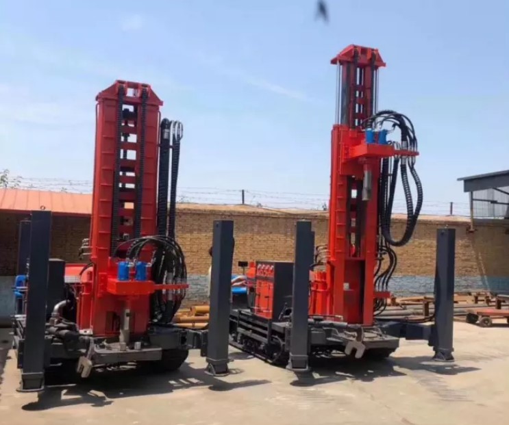 St 200 Crawler Mounted Large Water Well Borehole Drilling Rig For Deep Underground