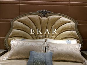 China Luxury Bedroom Set Shell Shaped Headboard Italian Bed Room Furniture factory