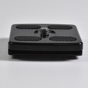 China Aluminum Universal Quick Release Plate , 0.028kg Camera Tripod Mount Plate factory