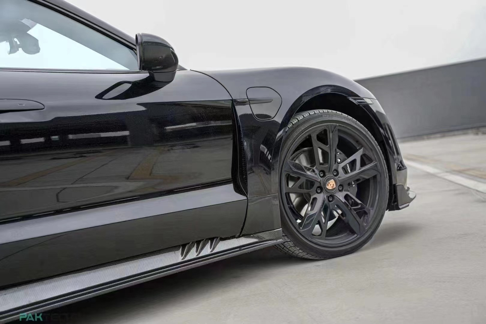 Dry Carbon Fiber Carbon Fibre Body Kit for Porsche Taycan Taycan Upgrade PAKTECHZ Style Front Shovel Diffuser Spoiler Body Kit