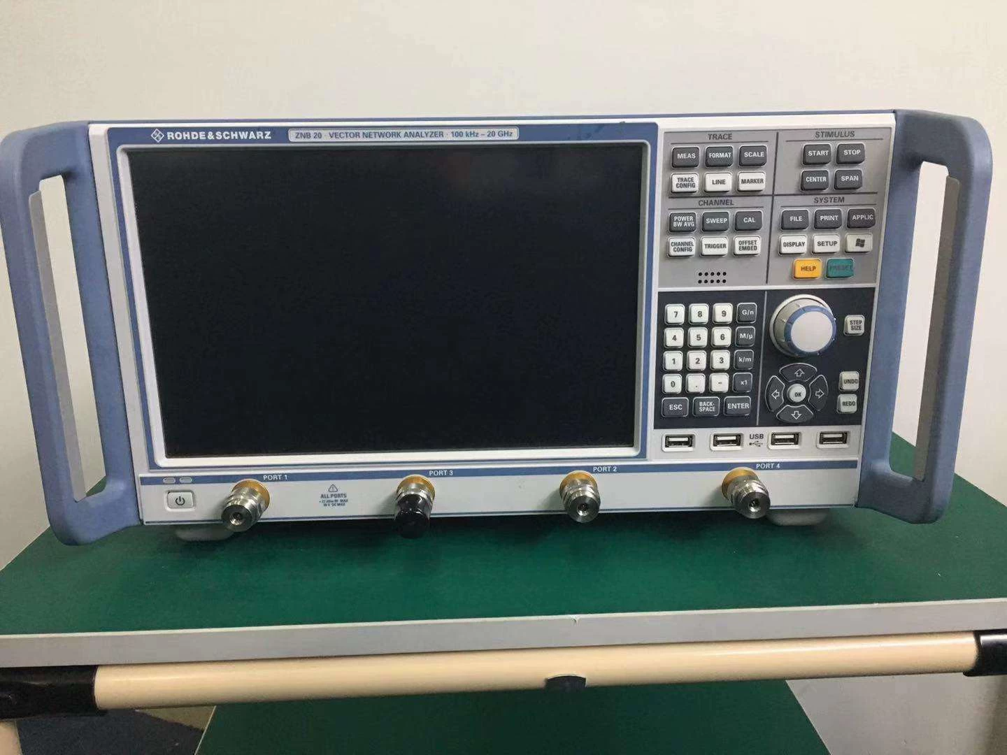 High Dynamic Range Vector Network Analyzer Rohde & Schwarz ZNB20 VNA 20 GHz