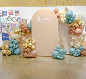 China Aluminum Frame Tension Fabric Display Backdrops Gold And White Wedding factory