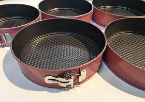 China amazon hot sale bakeware round non stick carbon steel springform pan for cake baking factory