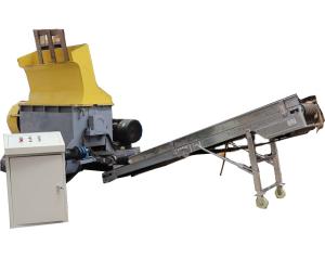 China 1500kg/H Waste Wood Pallet Shredder Machine Wood Chipper Crusher Shredder Machine factory