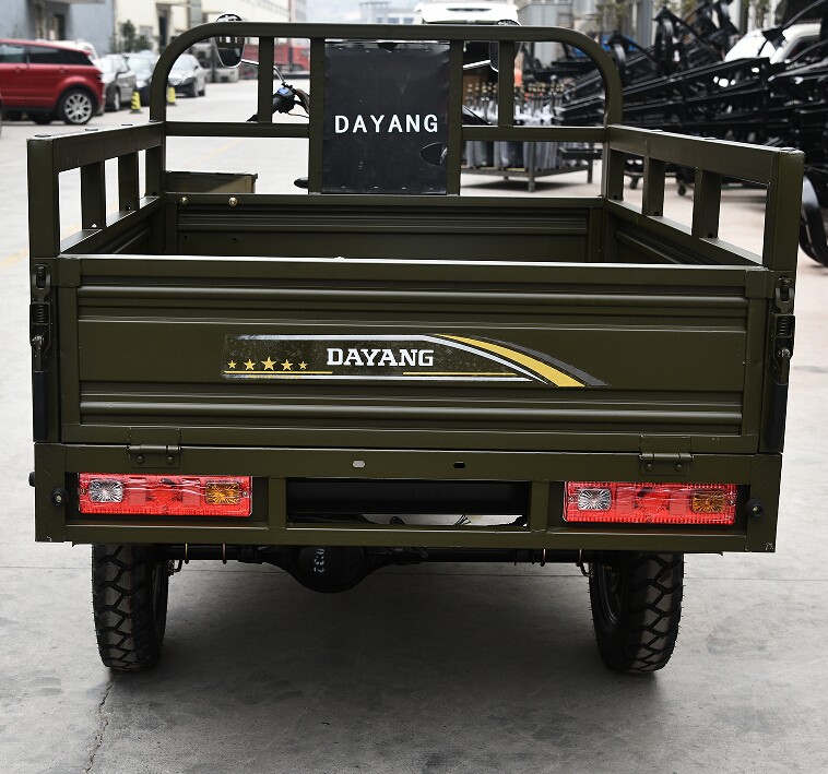 150CC or 200CC LONCIN/ ZONGSHEN/LIFAN/YINGXIANG Engine Tricycle 1 Passenger Cargo Open