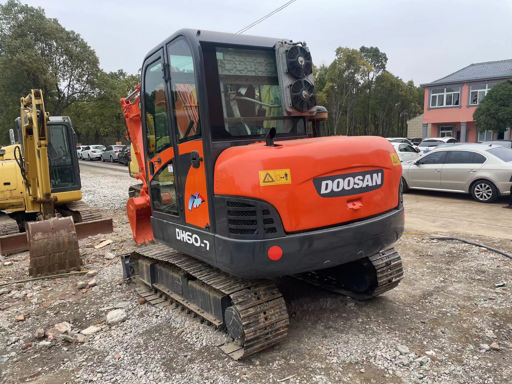 Excav crawler Doosan DH60-7 small digger used machinery excavator second hand hydraulic excav