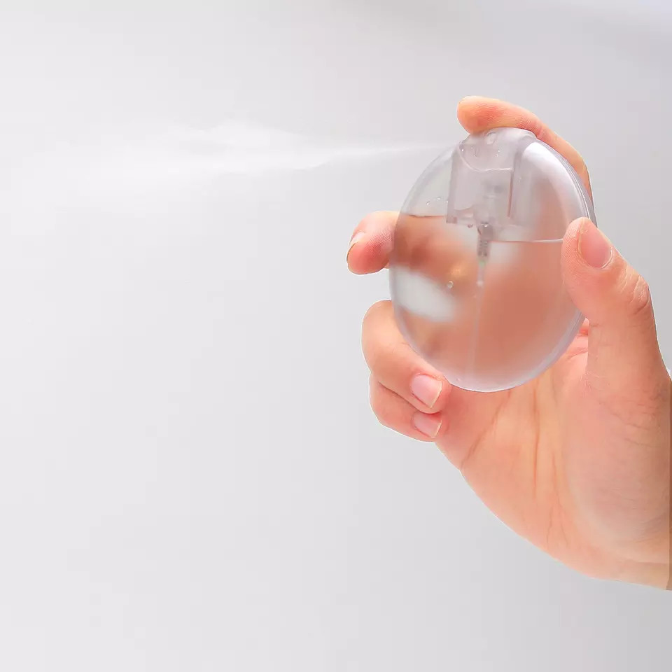 Empty 20ml Plastic Perfume Card Fine Mist Spray Bottle Transparent Refillable Round